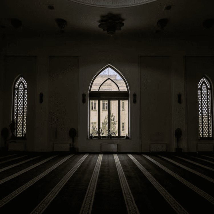 interior-empty-mosque_1048944-13677656